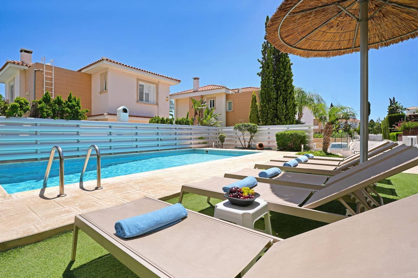 Foto 4 von 35: Villa für 6 Personen mit Pool