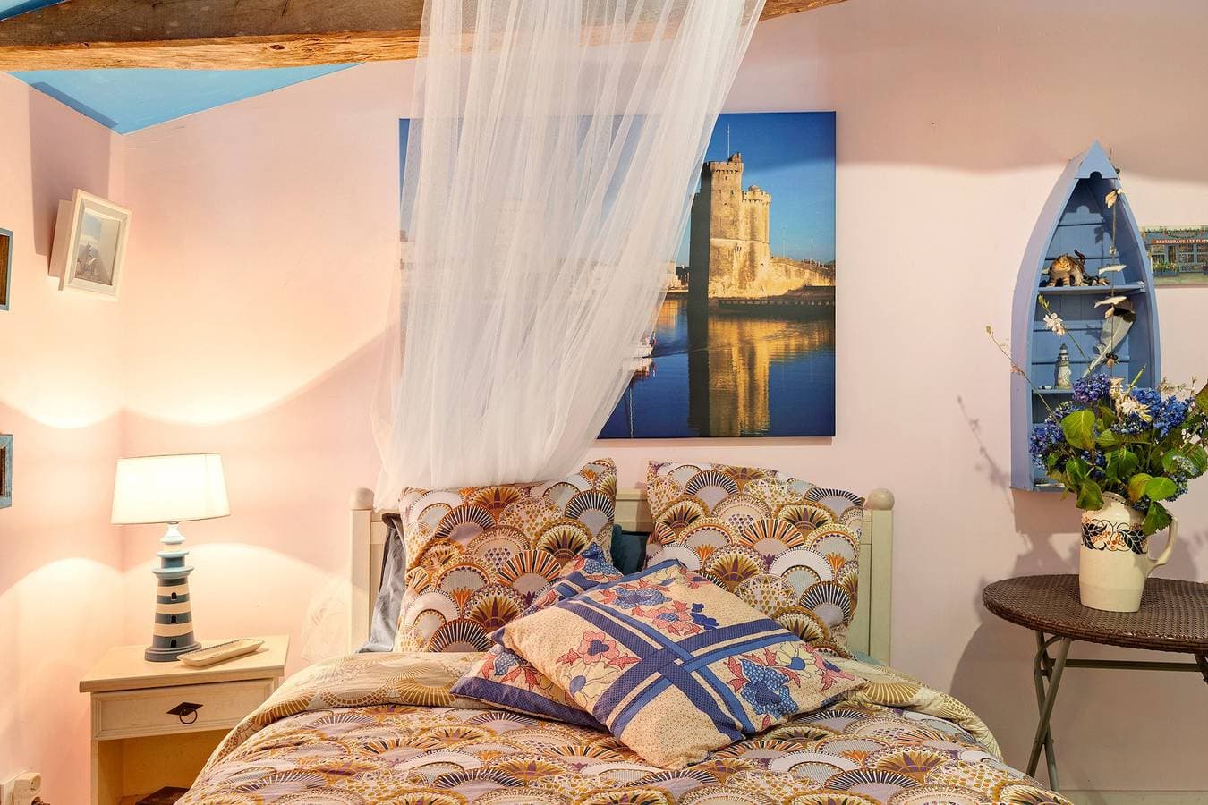 Foto 11 von 47: Bed & Breakfast 'Les Philous Gourmands - La Rochelle' mit privatem Garten und WLAN