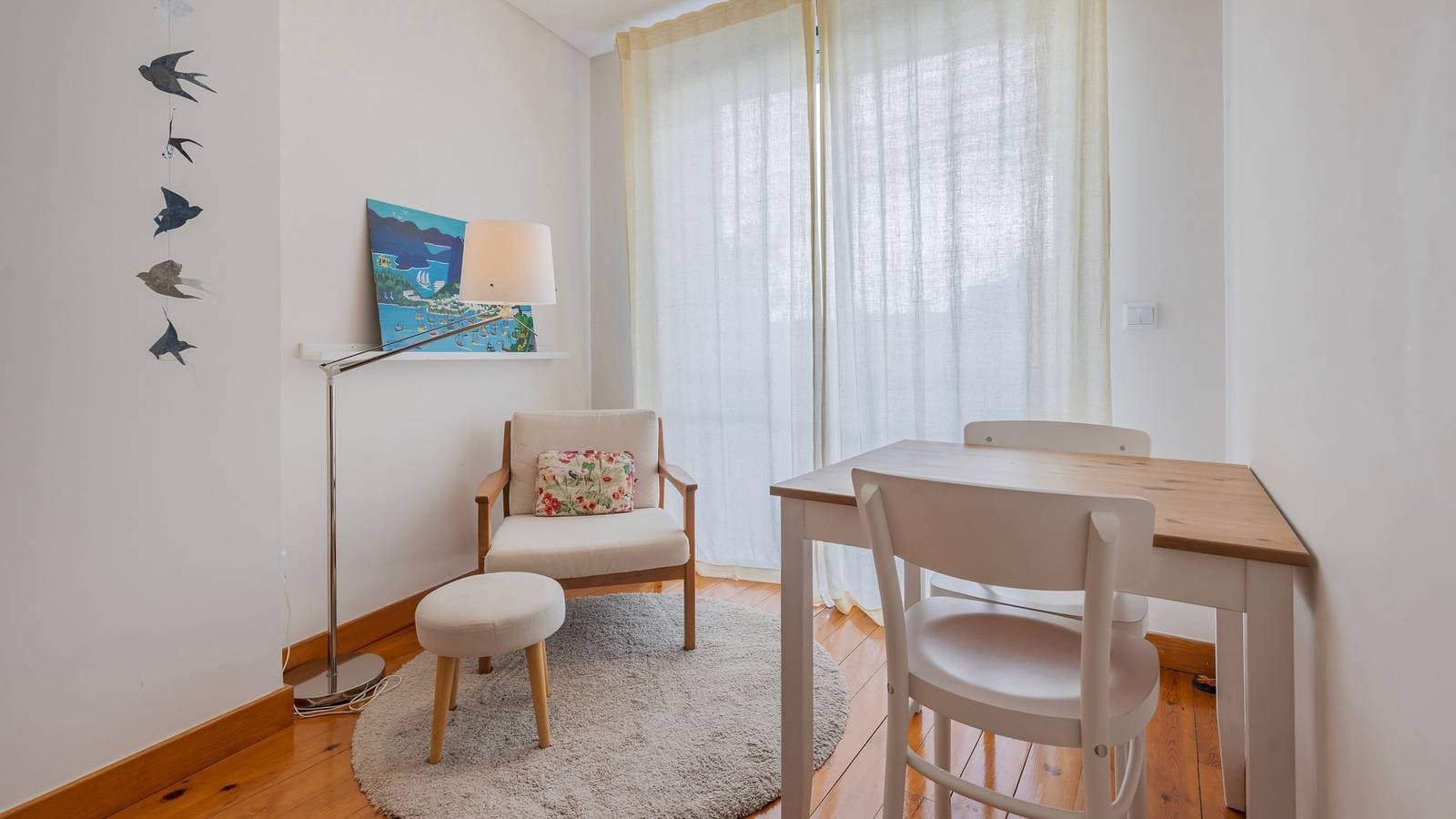 Foto 2 von 27: Luminous 1Bdr Apartment by LovelyStay