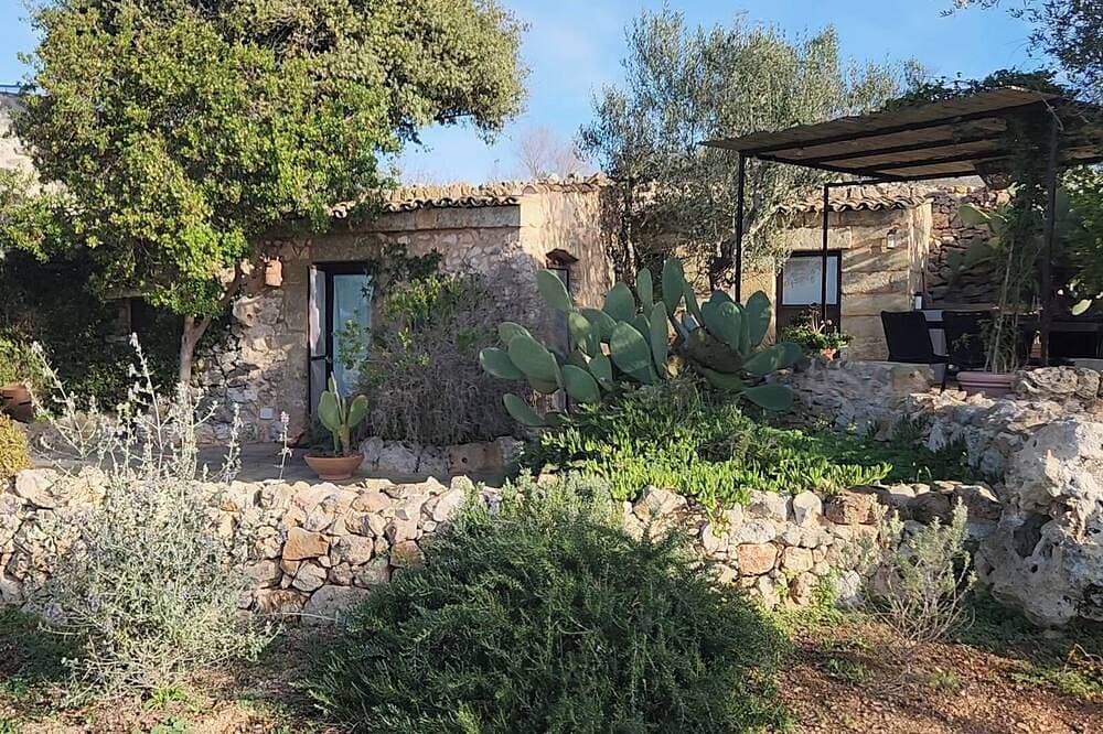 Paradiso Pajare, a traditional Salento trullo designed with modern amenities. 1