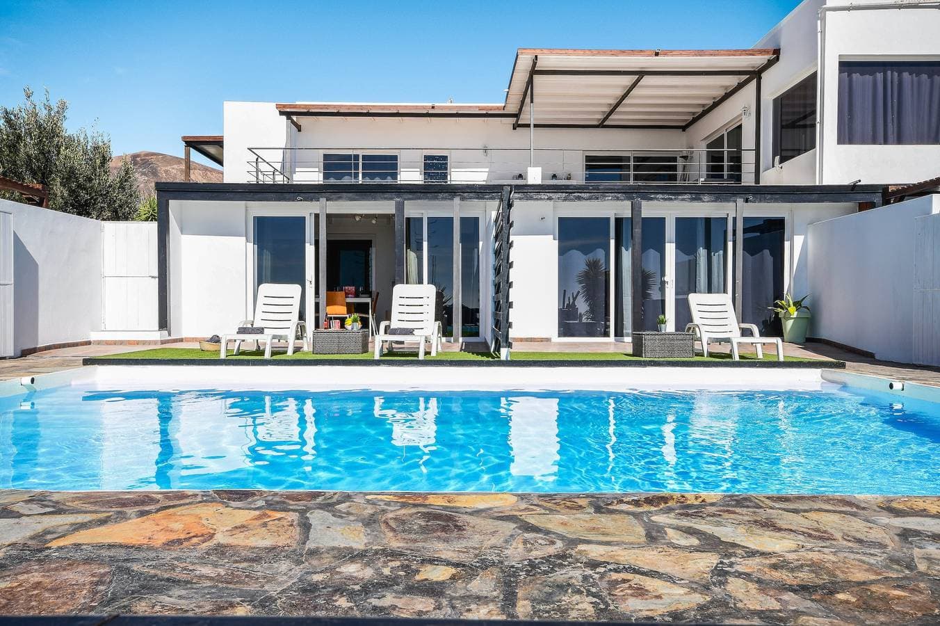Foto 2 von 20: Ferienwohnung „Casa Amanecer 3“ mit Meerblick, Bergblick, Pool und Terrasse