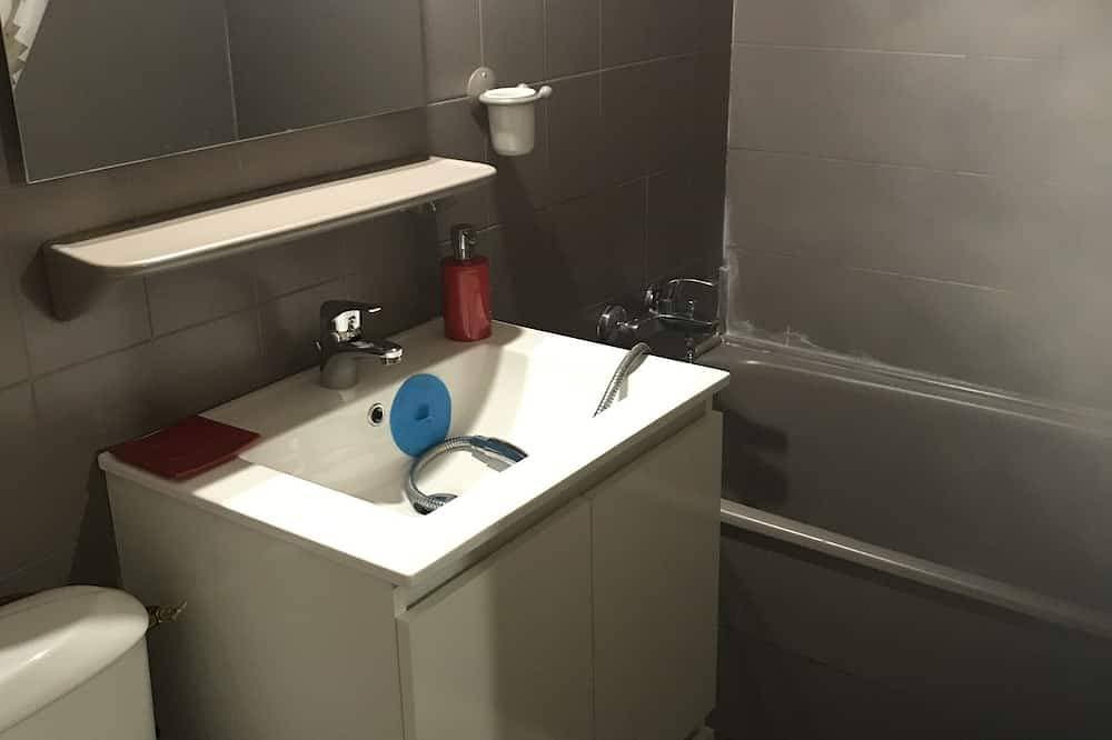 Foto 11 von 30: Apartment-Klassisch-Ensuite mit Bad-Gartenblick