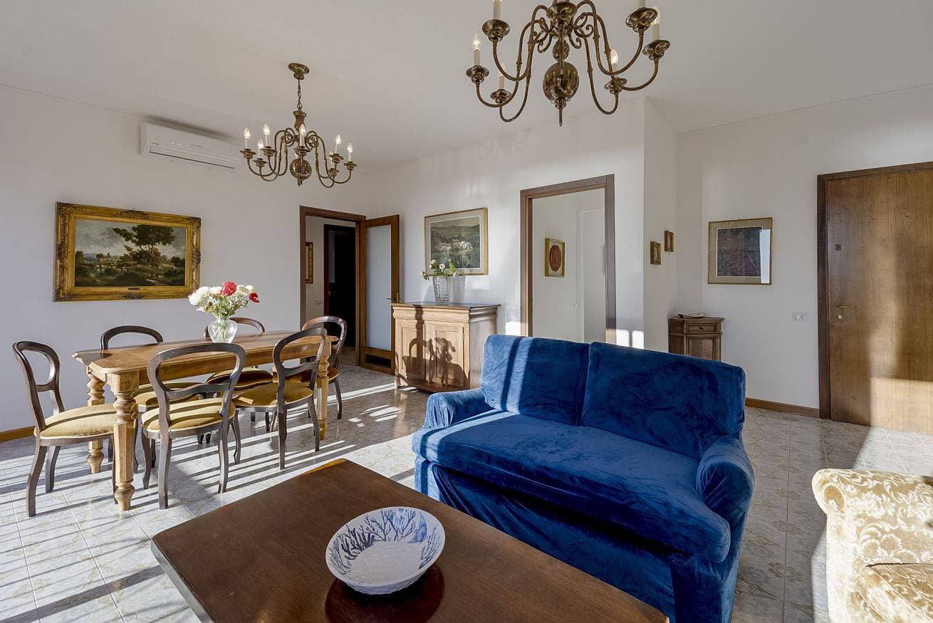 Foto 8 von 31: Ferienwohnung für 4 Personen mit Balkon/Terrasse