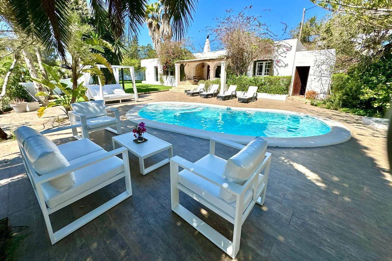 Stylish Ibiza Villa Near Beaches Private Pool & Lush Garden 1