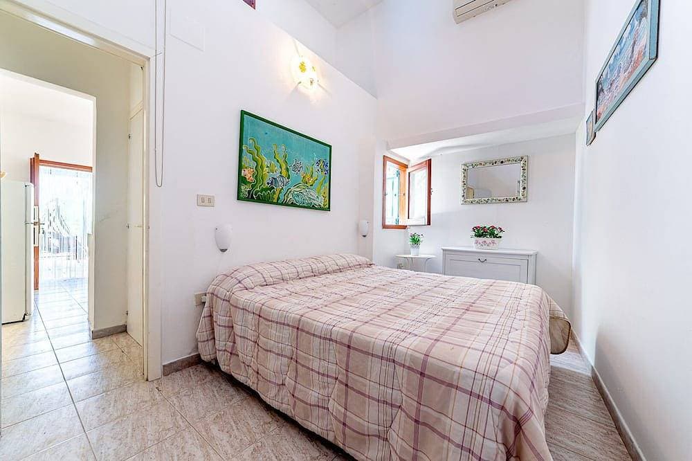 Foto 2 von 28: Mareverde.Gorgeous beachfront cottage with pool and very close to the sea access