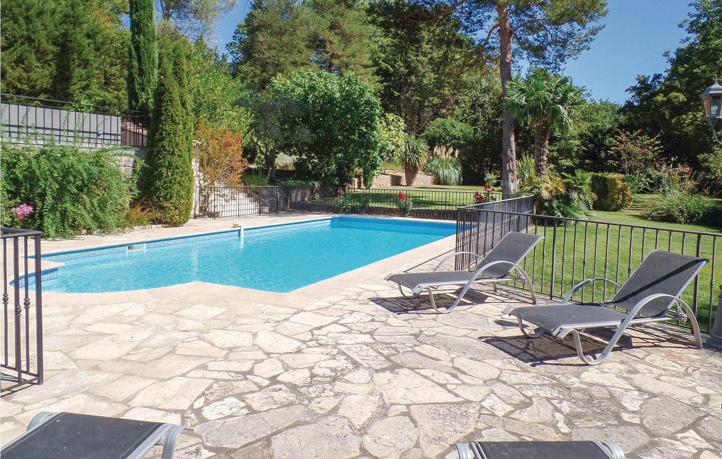 Foto 11 von 28: Callian Apartment mit Pool & Parkplatz