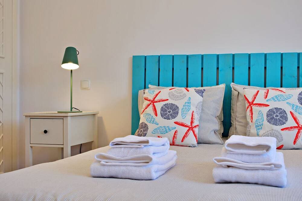 Foto 3 von 30: Casa da Prainha - 2 Bdr/ 200m to the beach/ 3 pools/ Sports friendly