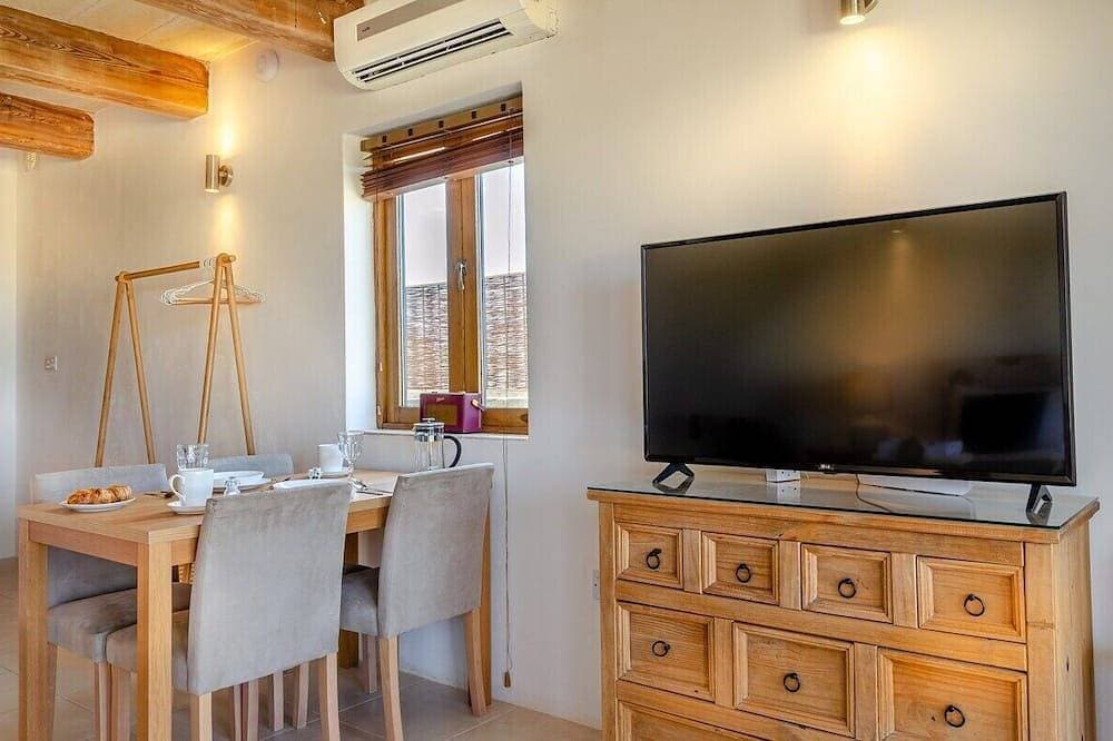Foto 7 von 15: Gozo Ph w/private Rooftop Hot Tub, Terrace + Views