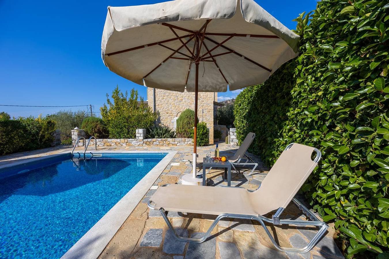 Foto 4 von 38: Villa für 7 Personen mit Balkon