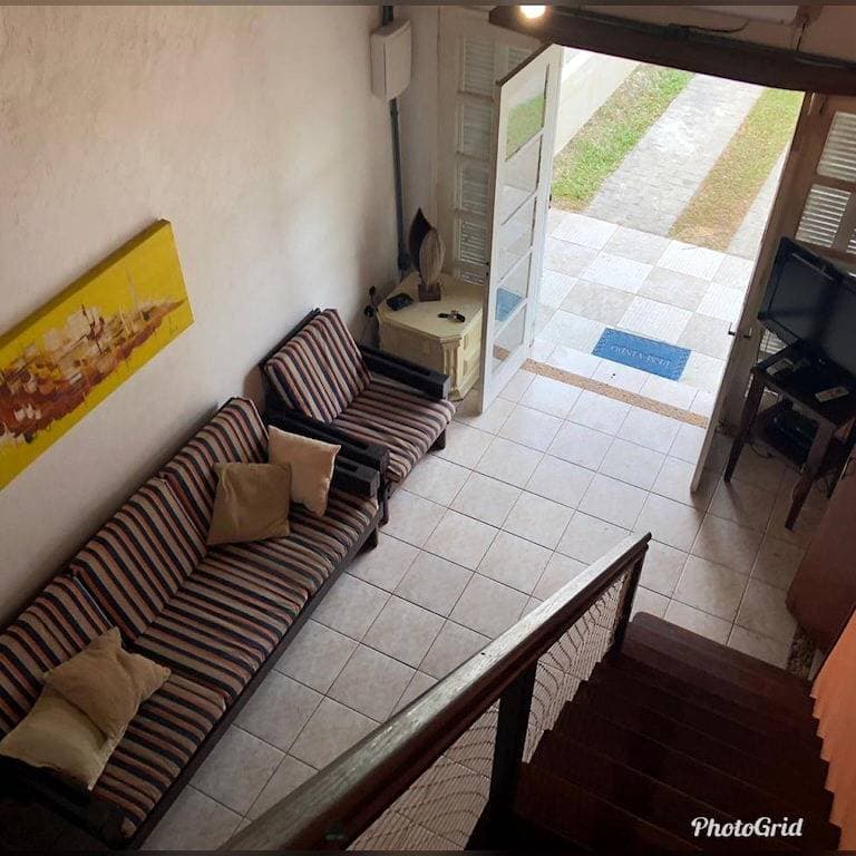 Foto 13 von 19: Haus vor dem Strand Sununga, für Familien geeignet. komplette Struktur