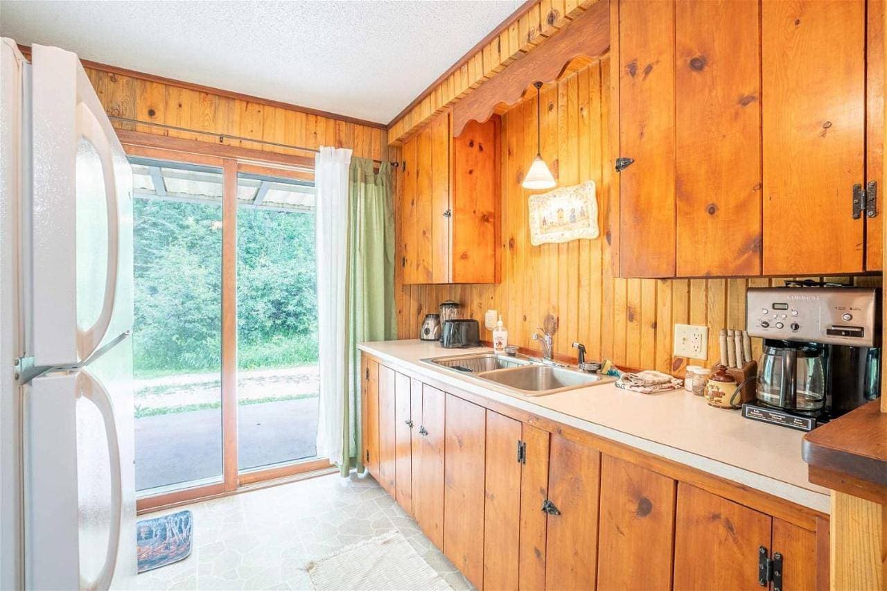 Rustic Roost Log Cabin 1