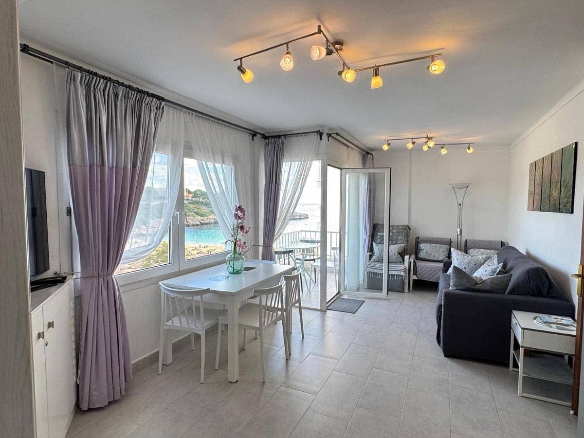 Foto 5 von 62: Two-Bedroom Apartment