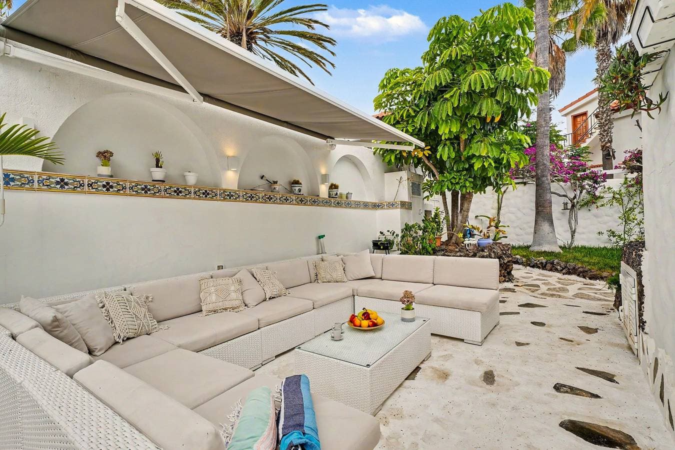Foto 2 von 33: Ferienhaus 'Privater Pool und Meerblick' mit Meerblick, Gemeinschaftspool und WLAN