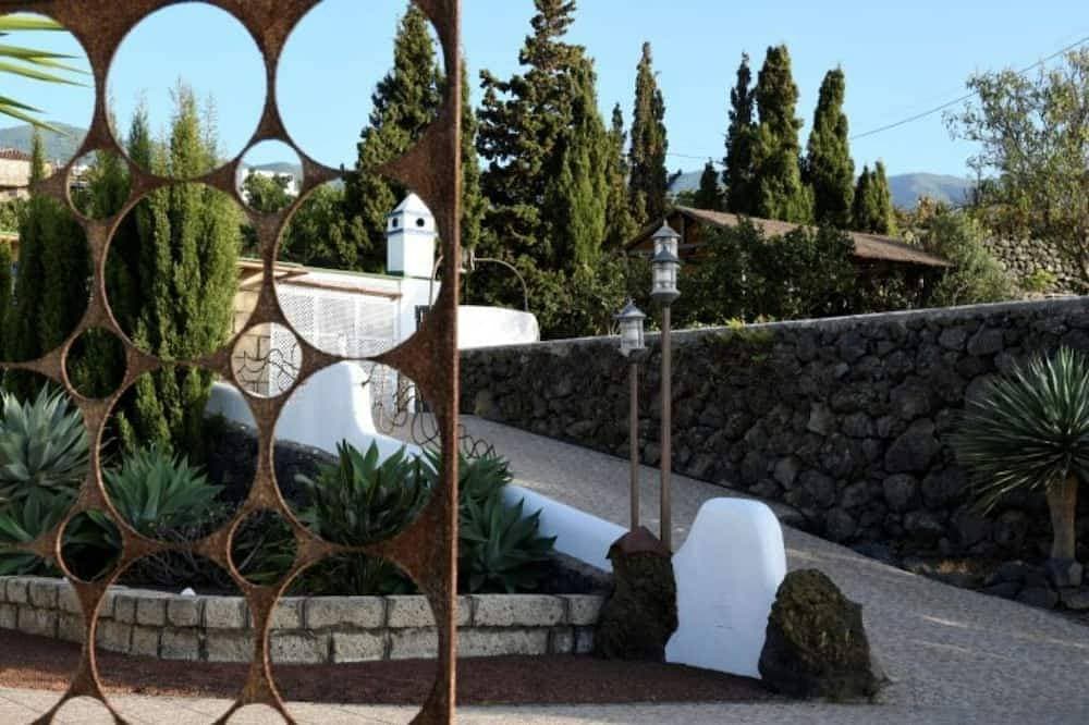 Foto 8 von 30: Casa Saskia mit einer schönen Aussicht auf einer Avocadoplantage Beheitzter Pool
