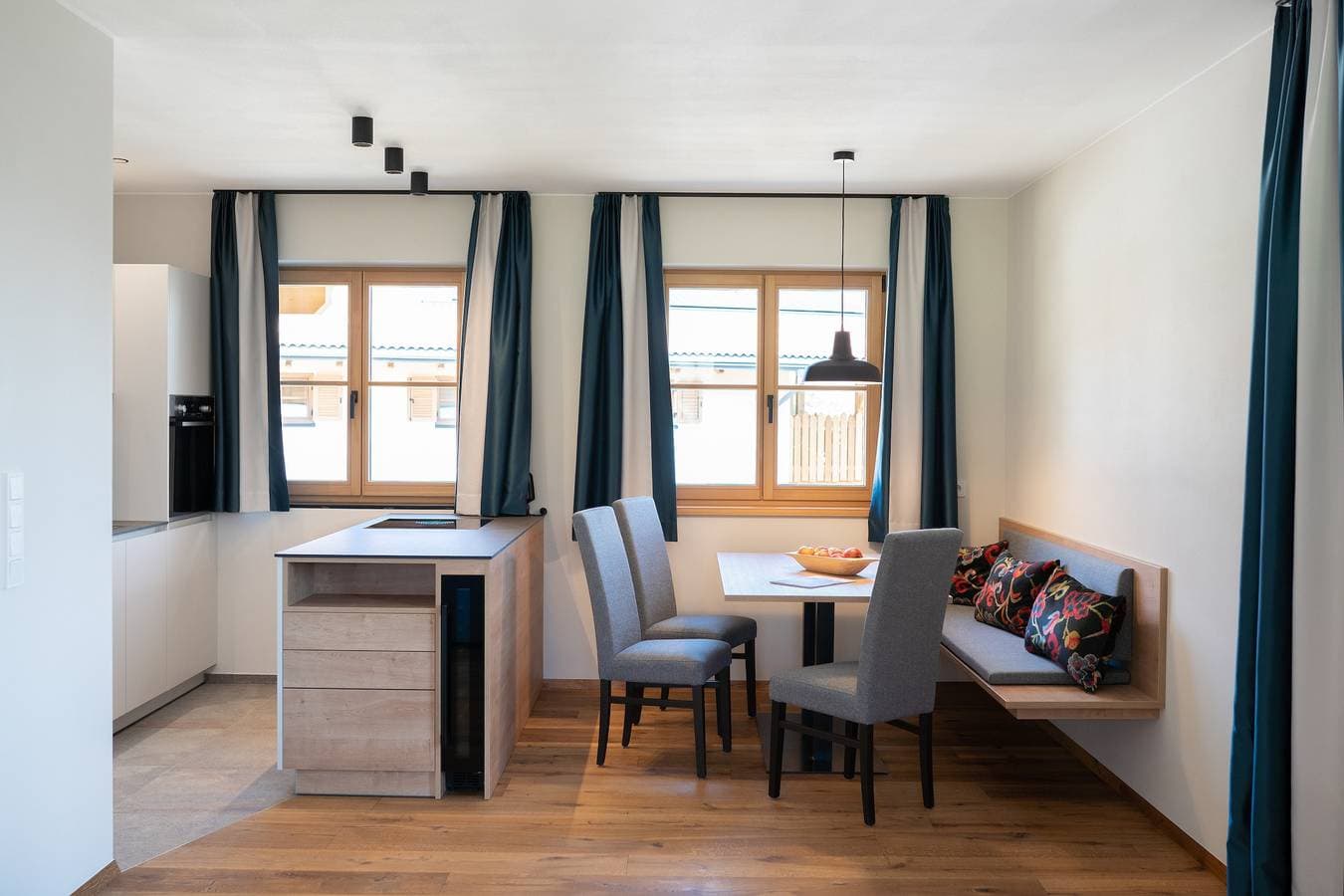 Foto 10 von 30: Ferienwohnung "Schlosshof Himml" mit Bergblick, privater Terrasse und WLAN
