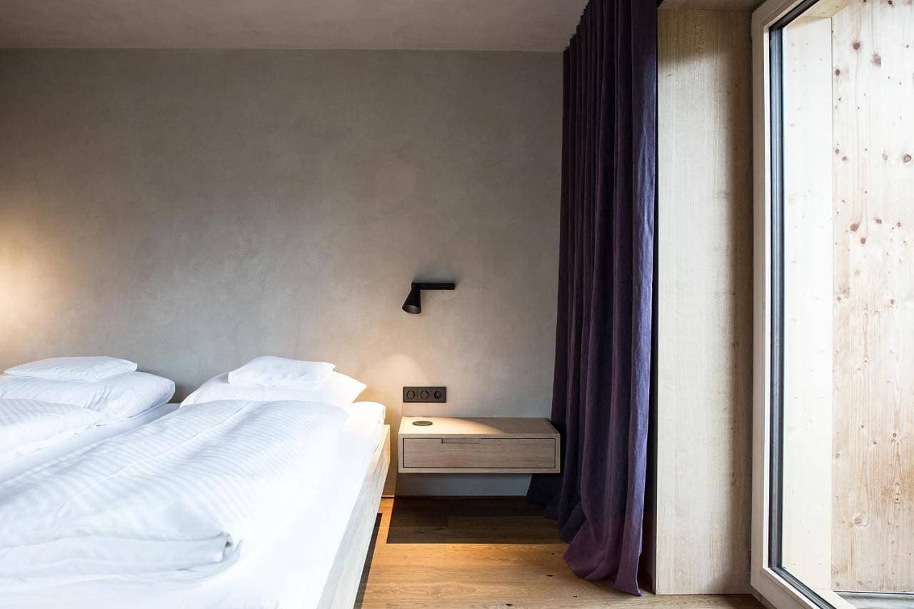 Foto 4 von 13: Double Room with Balcony