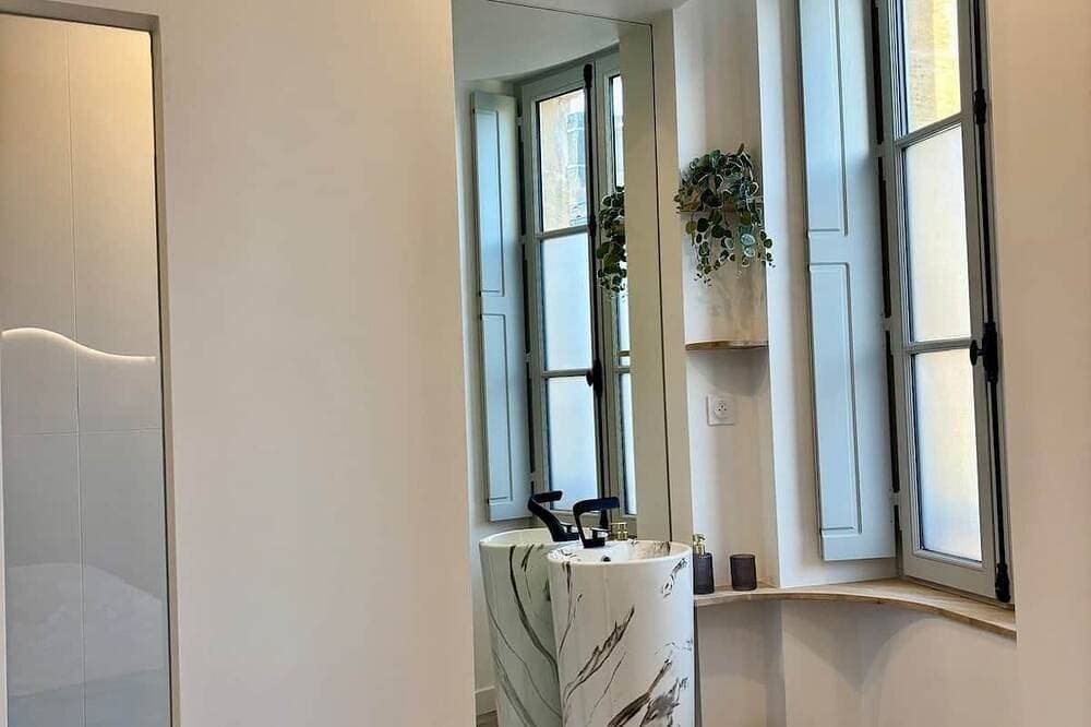 Foto 13 von 27: Luxury Triplex • Garden • Freestanding Bathtub • Citadel