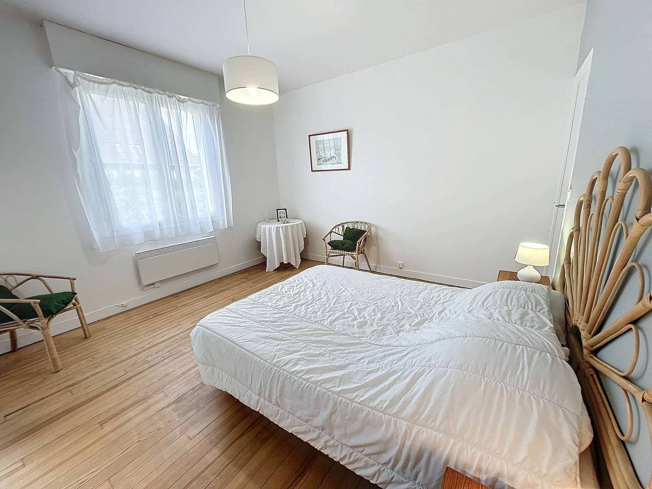 Foto 10 von 15: Erdgeschoss-Ferienhaus: Strandnah, ruhig, eingezäunter Garten, 3 Sz, nahe Geschäfte und Segelschule