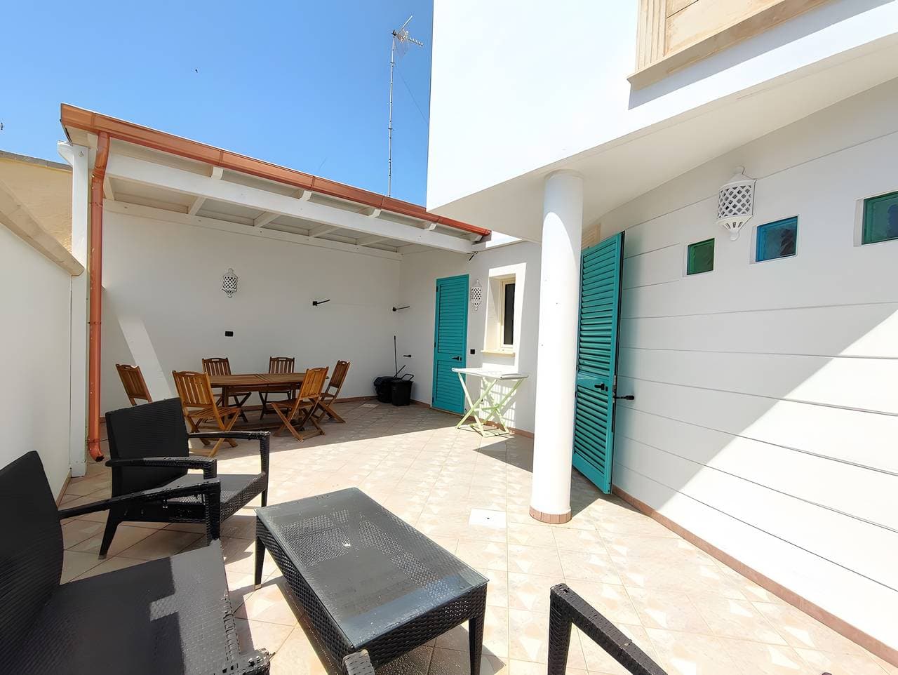 Foto 4 von 29: Ferienhaus 'Villetta A 200 Mt Dalle Spiagge' mit privatem Garten und Klimaanlage