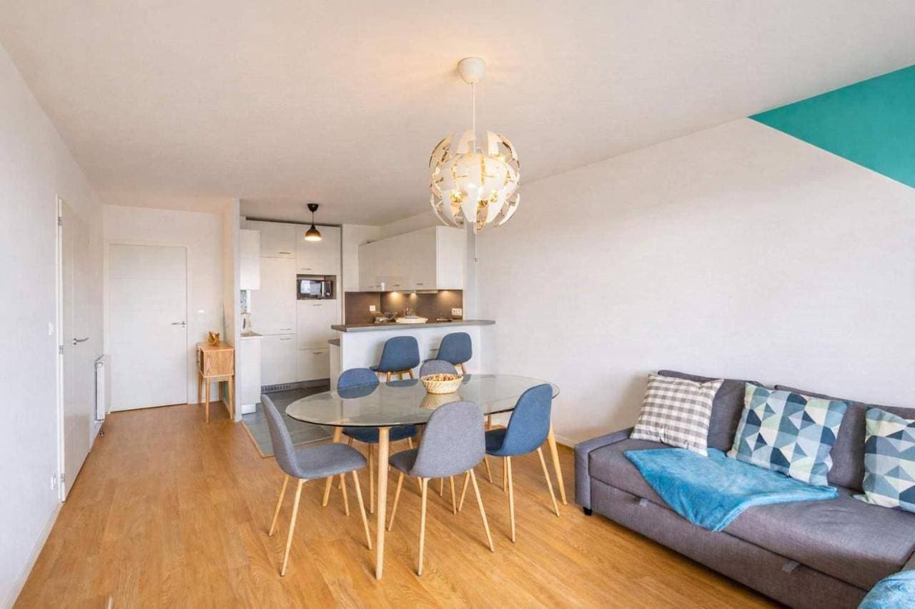 Mermoz - 2 Bedrooms - Parking - Near Metro 1