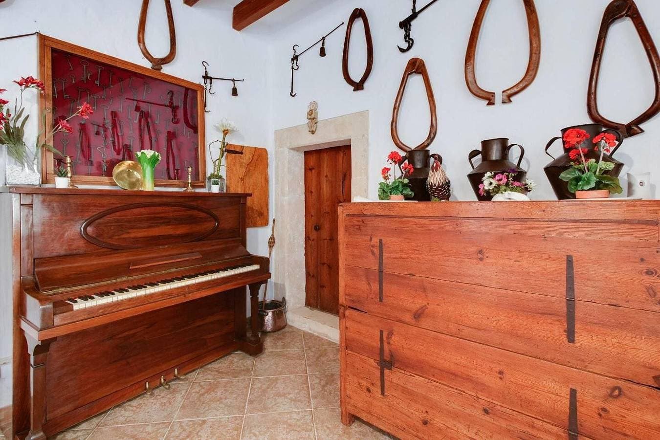 Foto 6 von 34: Ferienhaus Finca Son Caldés mit WLAN, Klimaanlage, Pool und Garten