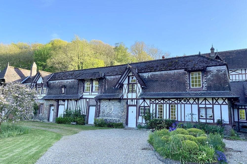 Gîte-Hütte-Ensuite-Gartenblick-Le Colonial 1
