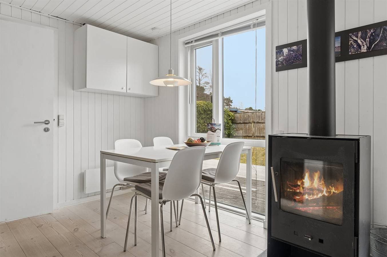 Foto 6 von 15: Beautiful home in Nexø w/ WiFi and 3 Bedrooms