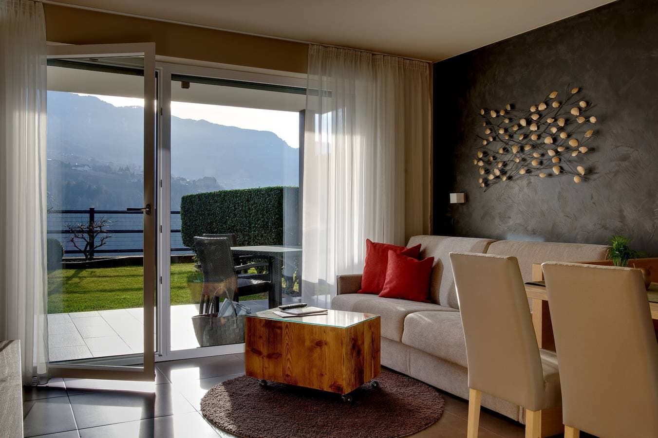 Foto 4 von 25: Ferienwohnung "Wohnung 1" mit Bergblick, Gemeinschaftspool und WLAN