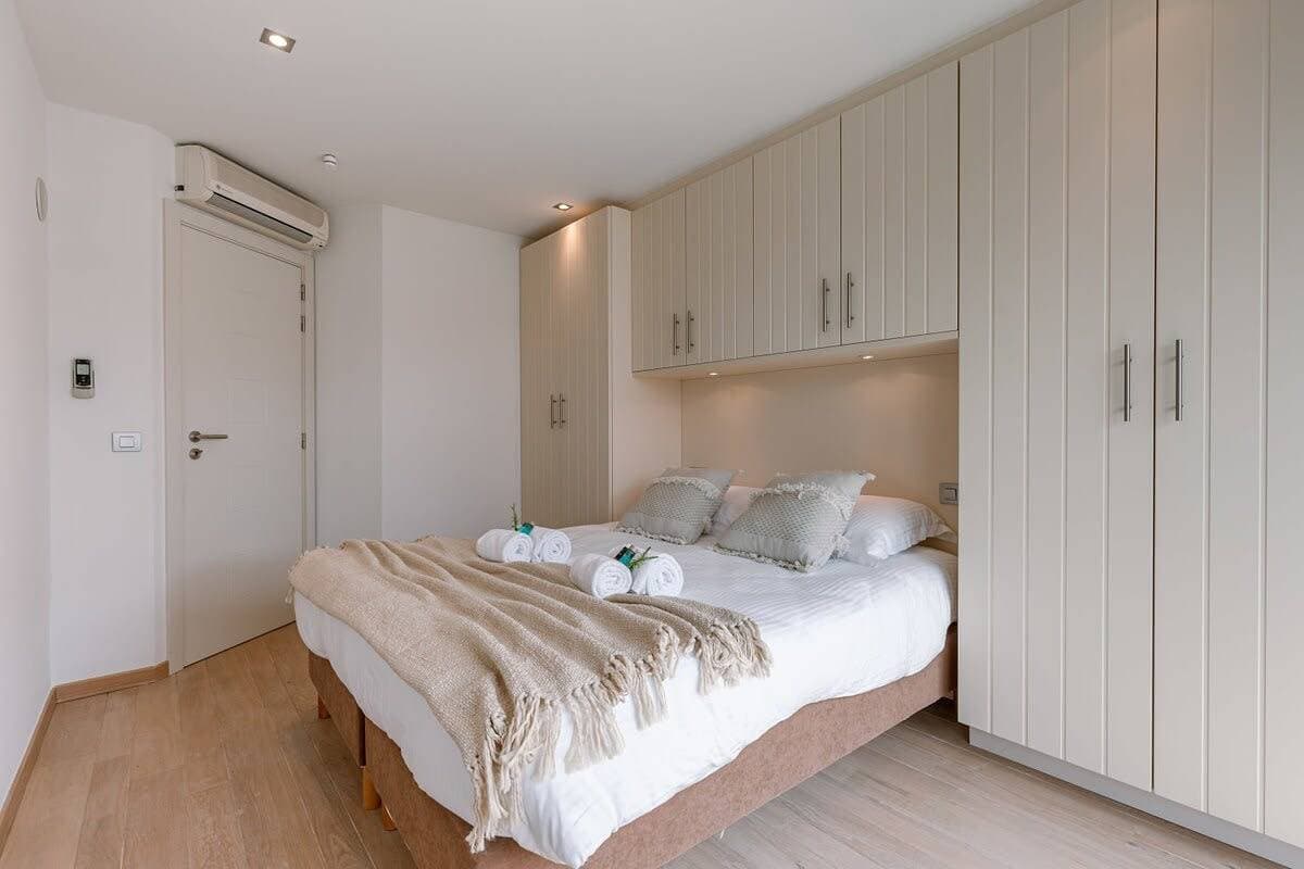 Foto 7 von 32: Bright 3Br retreat w/ kitchen & balcony