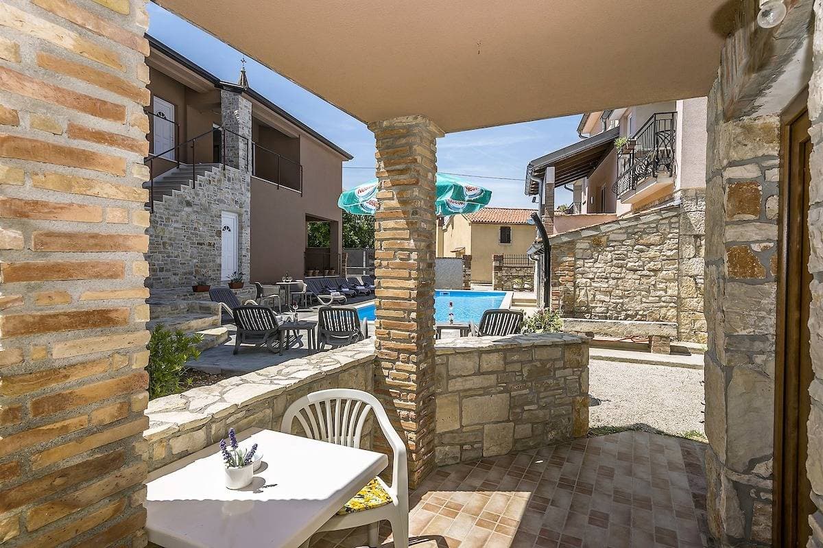 Foto 5 von 24: Erdgeschosswohnung Fiorela I in Villa Valtrazza