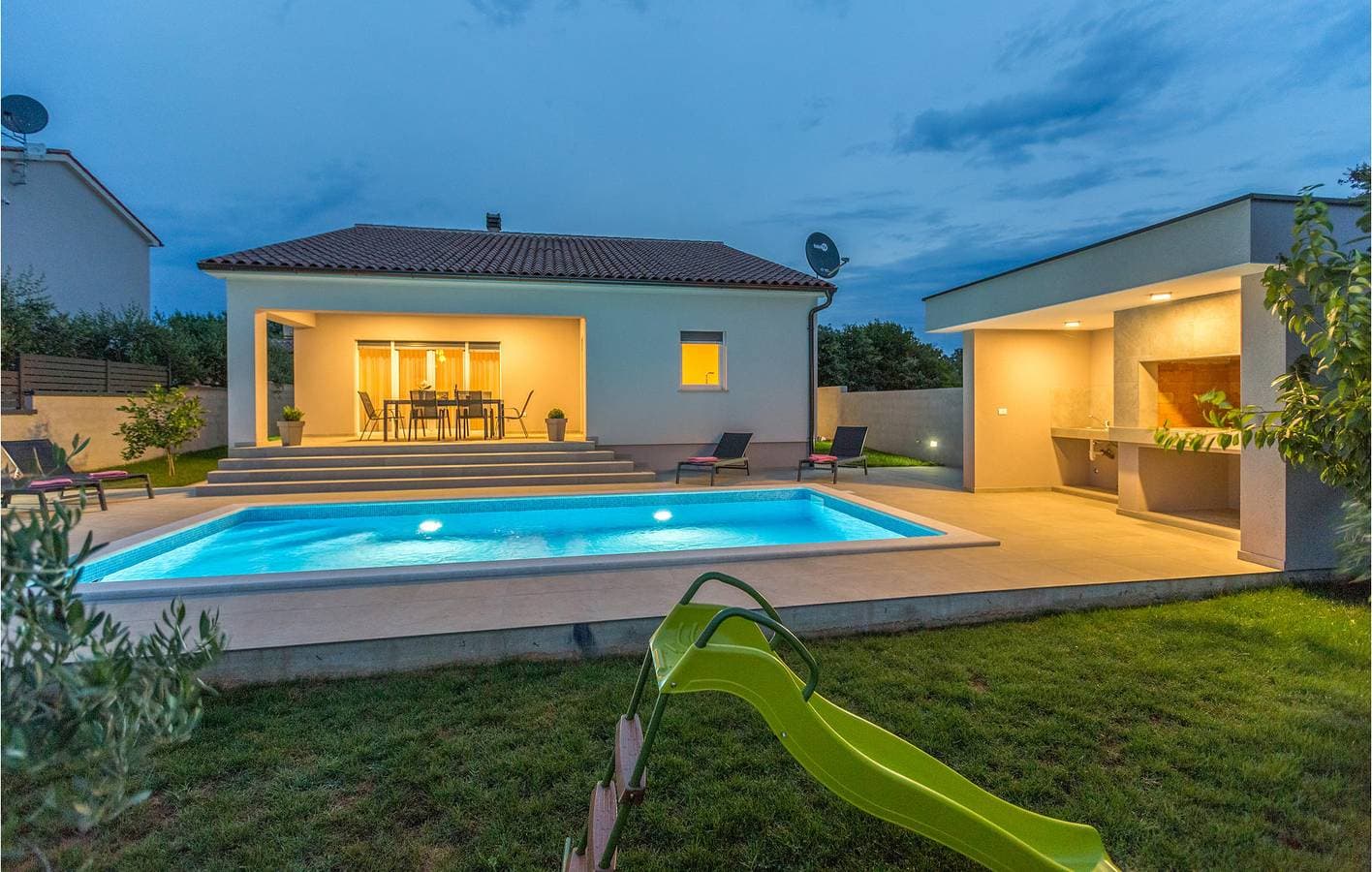 Foto 13 von 33: Reizende 2-Zimmer-Wohnung mit Pool in der Nähe des Stadtzentrums von Galizana