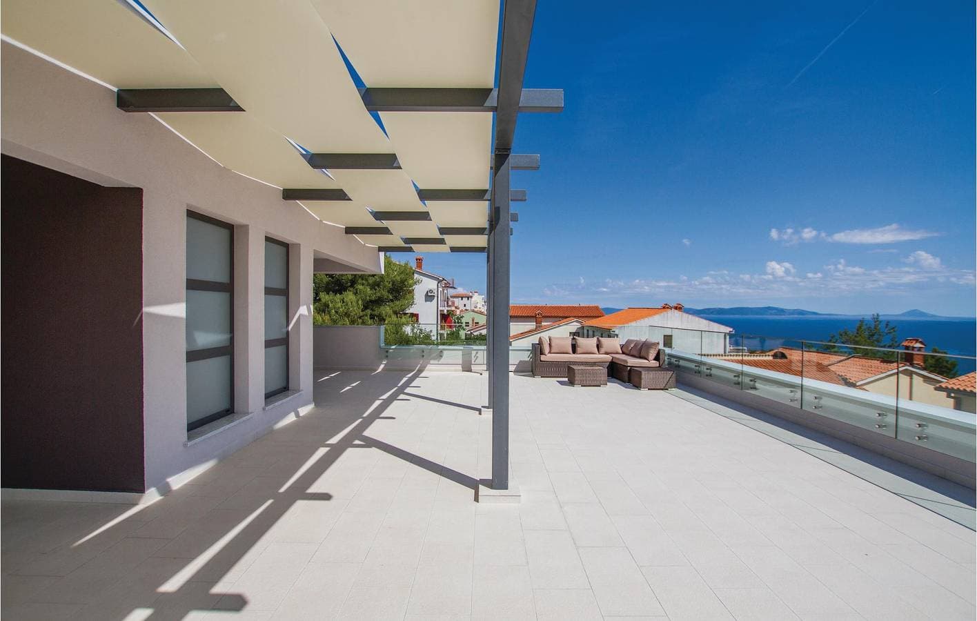 Foto 9 von 33: Geräumige 150 m² große Wohnung mit Pool, 600 m vom Strand entfernt