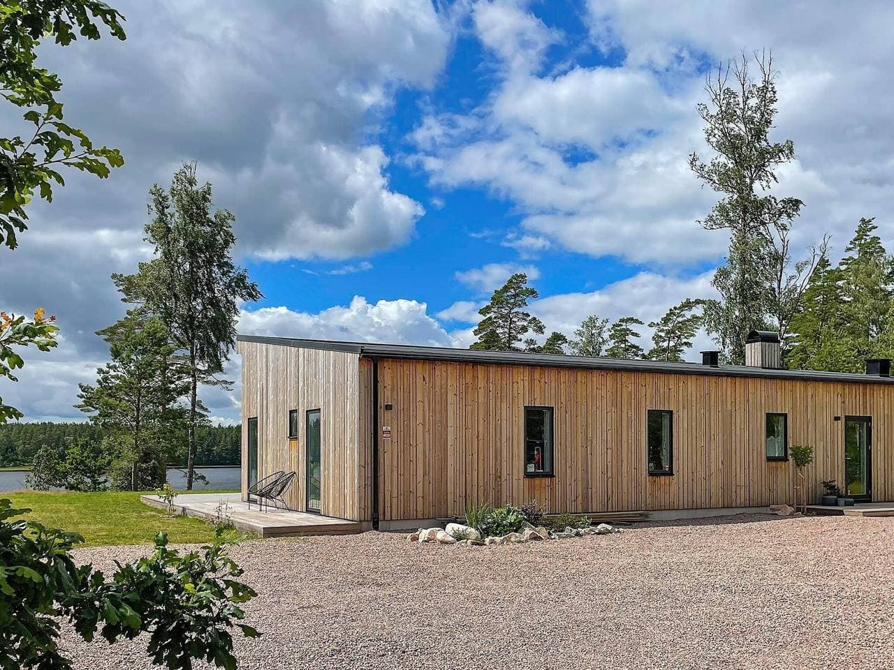 Foto 10 von 42: Geräumige Villa am See mit Sauna