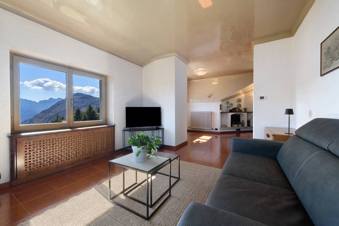 Foto 10 von 37: Ferienwohnung 'Finestra Sul Lago Bellagio' mit Seeblick, privater Terrasse & WLAN