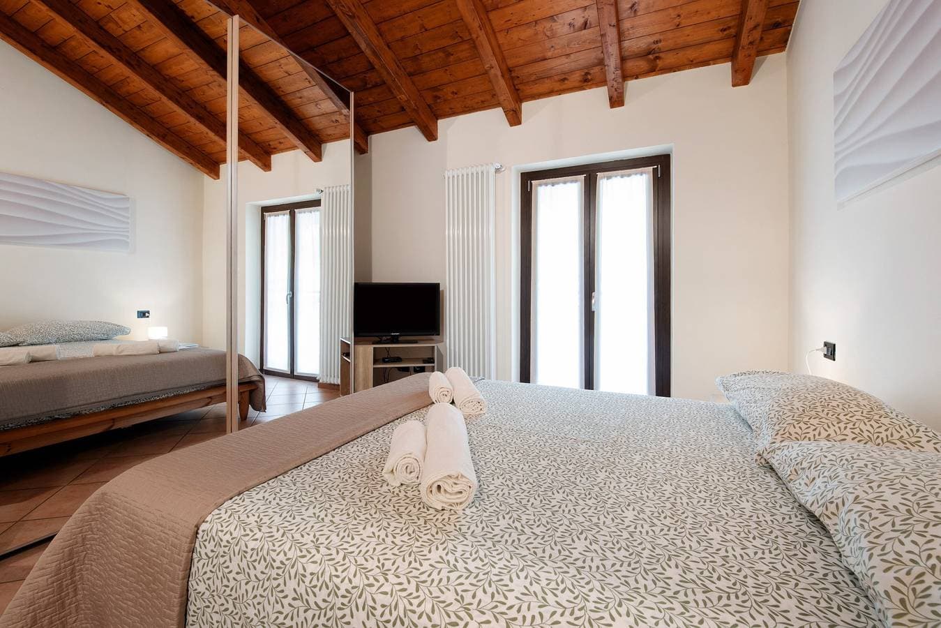 Foto 12 von 21: Ferienwohnung 'Miralago Marone' mit Seeblick, privatem Balkon und Wi-Fi