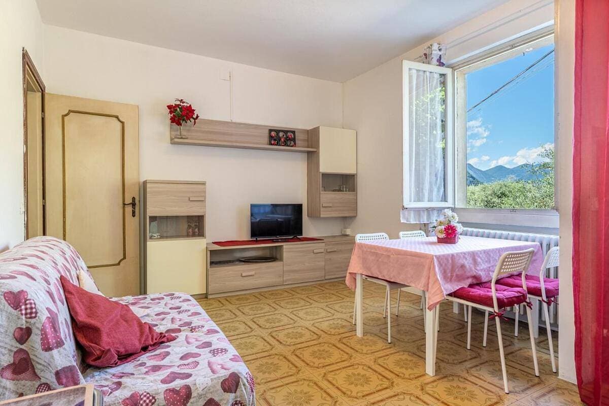 Foto 4 von 37: Two-Bedroom Apartment