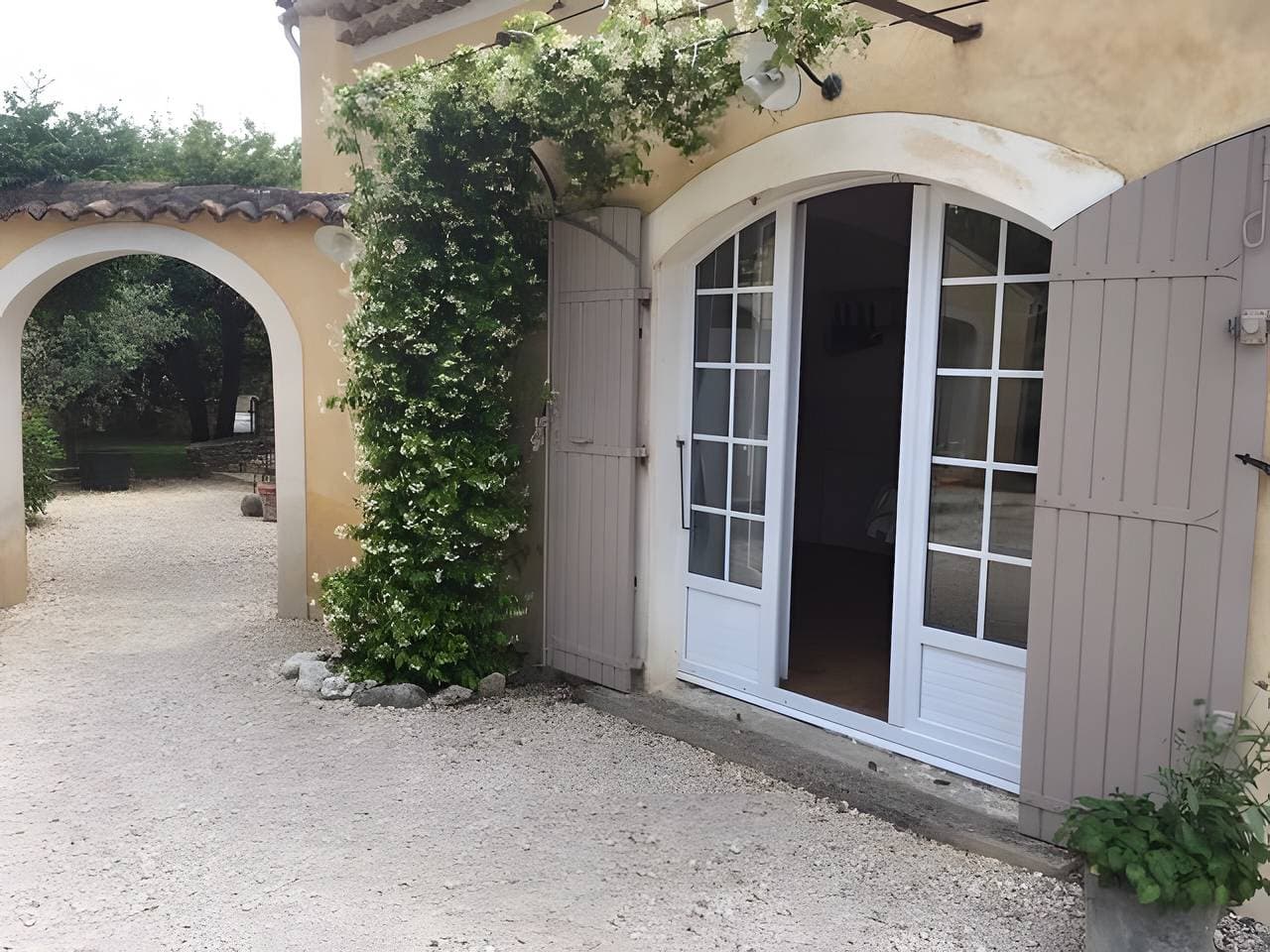 Foto 2 von 15: Villa '3 Pers. Parc Du Luberon' mit privater Terrasse, WLAN und Klimaanlage