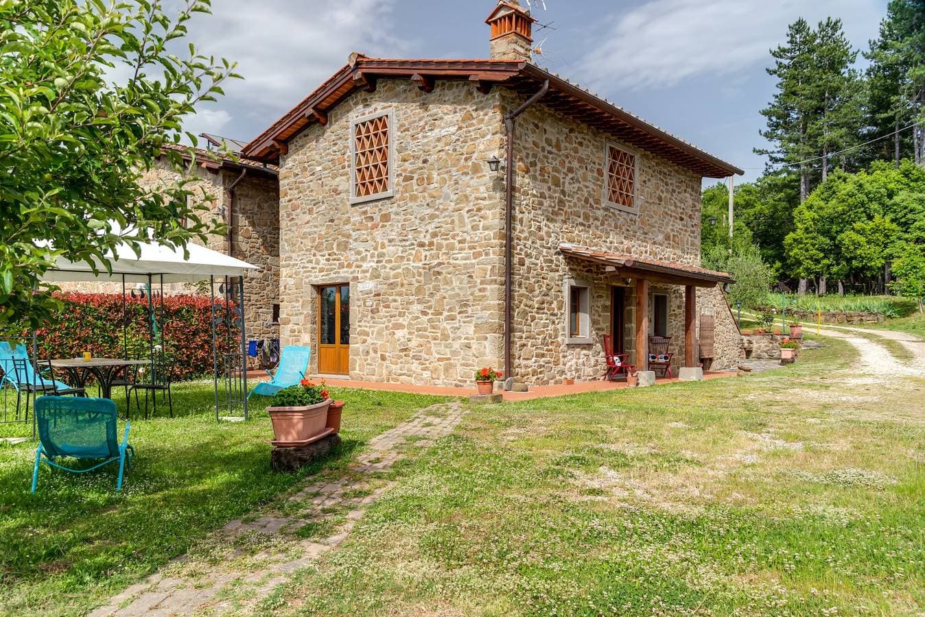 Foto 4 von 24: Ferienwohnung 'Il Cerro La Capanna Piano Terra' mit Gemeinschaftspool und Gemeinschaftsgarten