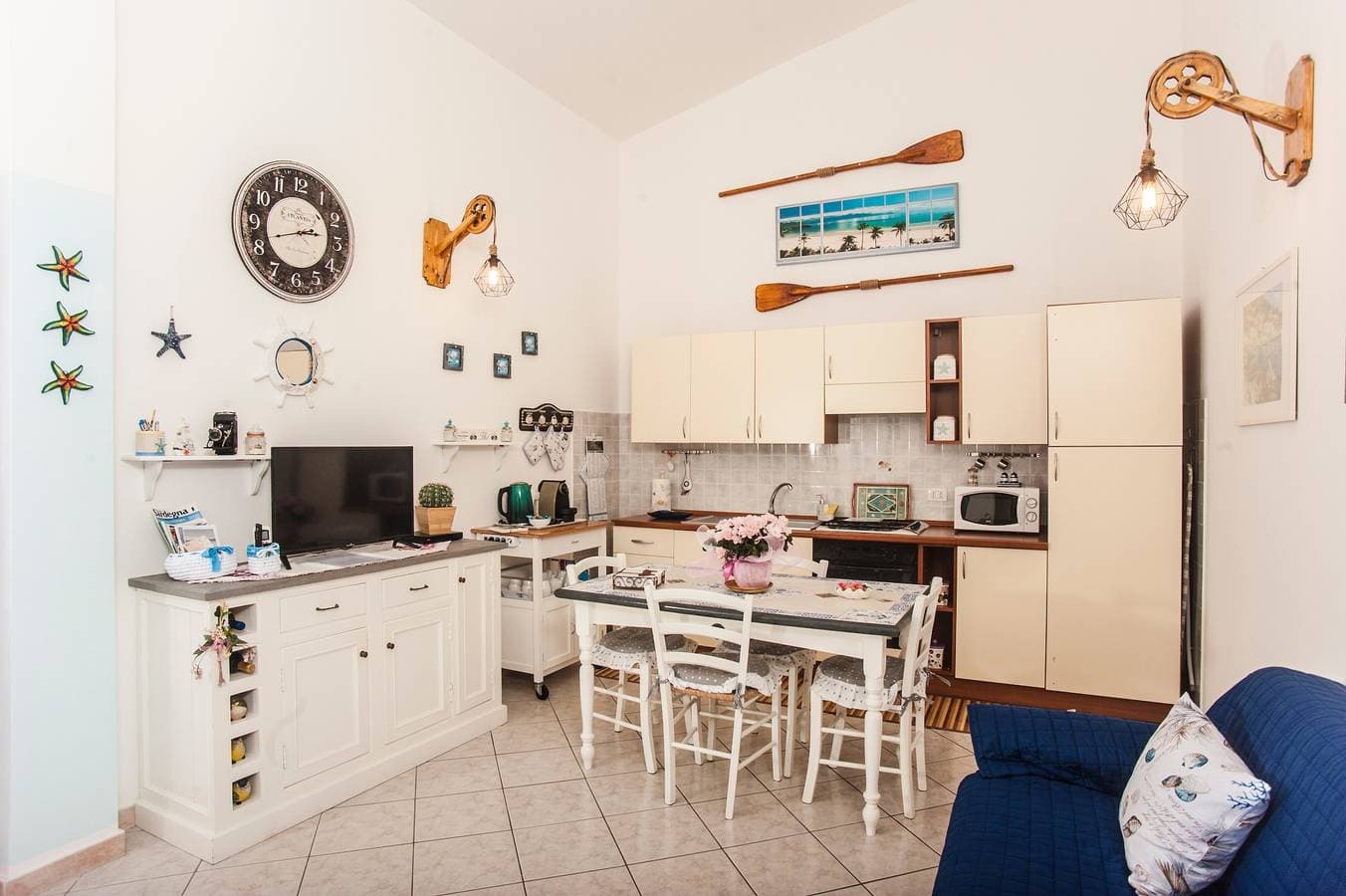 Foto 5 von 23: Ferienwohnung 'Casa Vacanze Pula' mit Balkon & Terrasse
