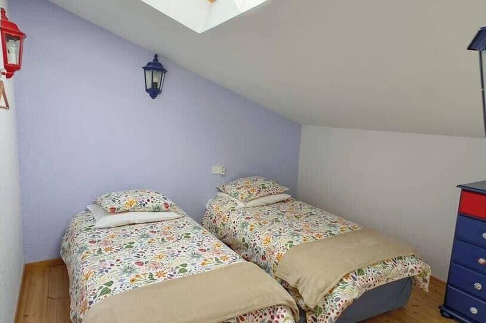 Foto 7 von 25: Large, friendly and bright villa with pool