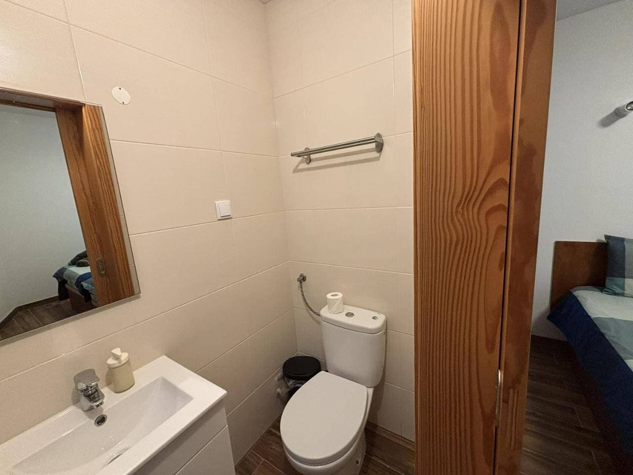 Foto 12 von 15: Double Room with Private Bathroom