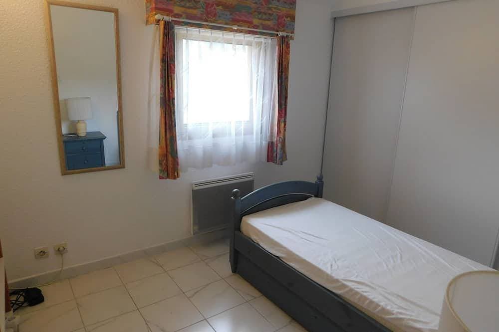 Foto 4 von 12: F9 Große helle Wohnung, 3 Zimmer, Strand 50m, Pool und Meerblick