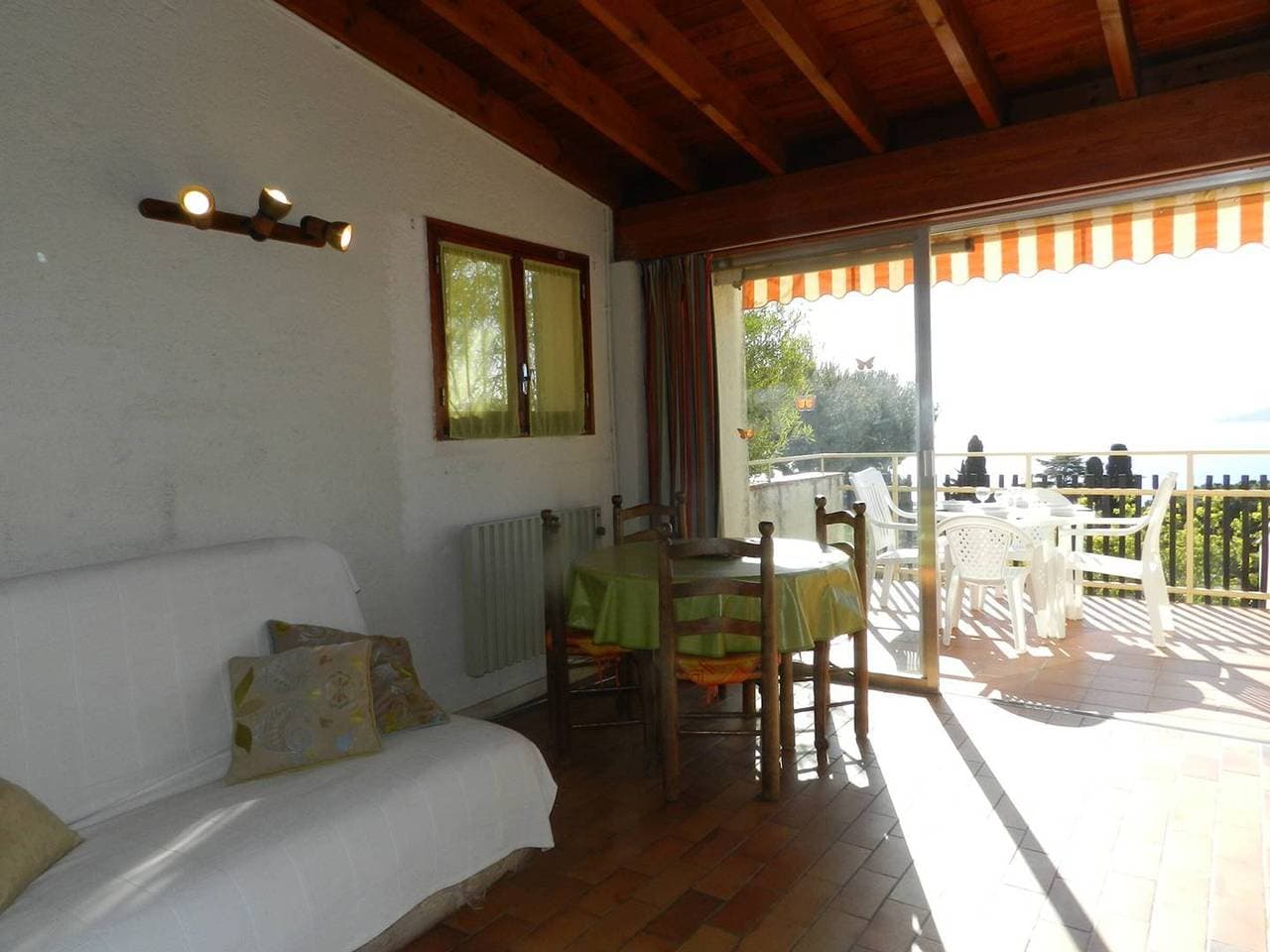 Foto 2 von 23: 2-Zimmer-Wohnung mit Meerblick-Terrasse, Parkplatz in Le Lavandou