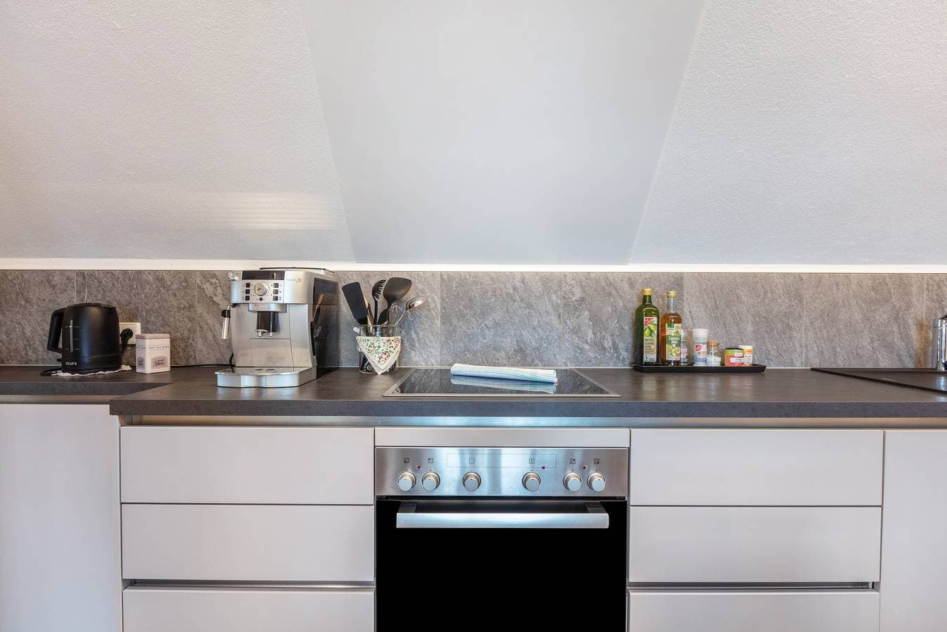 Foto 12 von 29: Ferienwohnung 'Seaview' mit Balkon und Wi-Fi