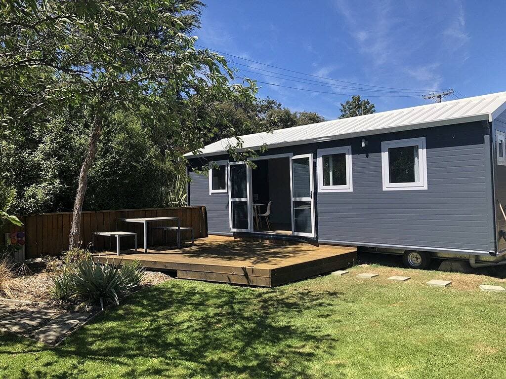 Foto 2 von 7: Lake Hawea Lakefront Cabin
