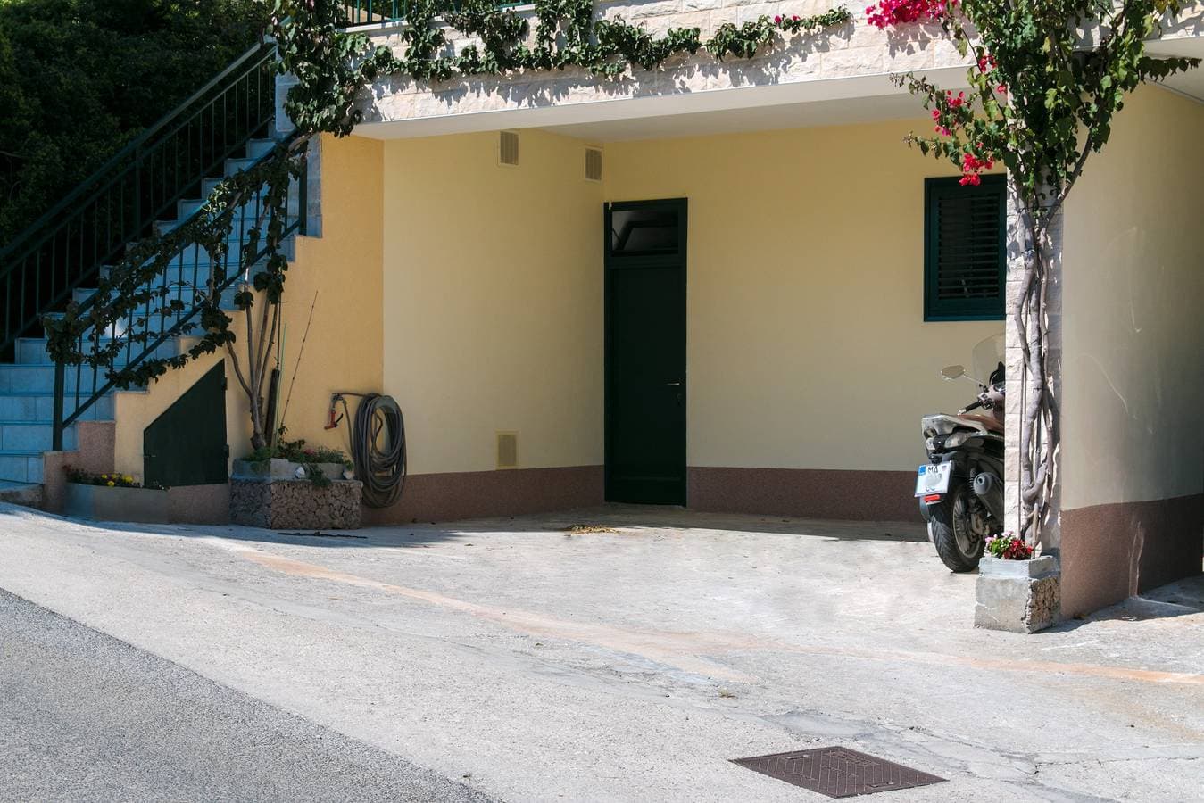 Foto 8 von 15: Zimmer mit Terrasse Brela, Makarska S-2717-i