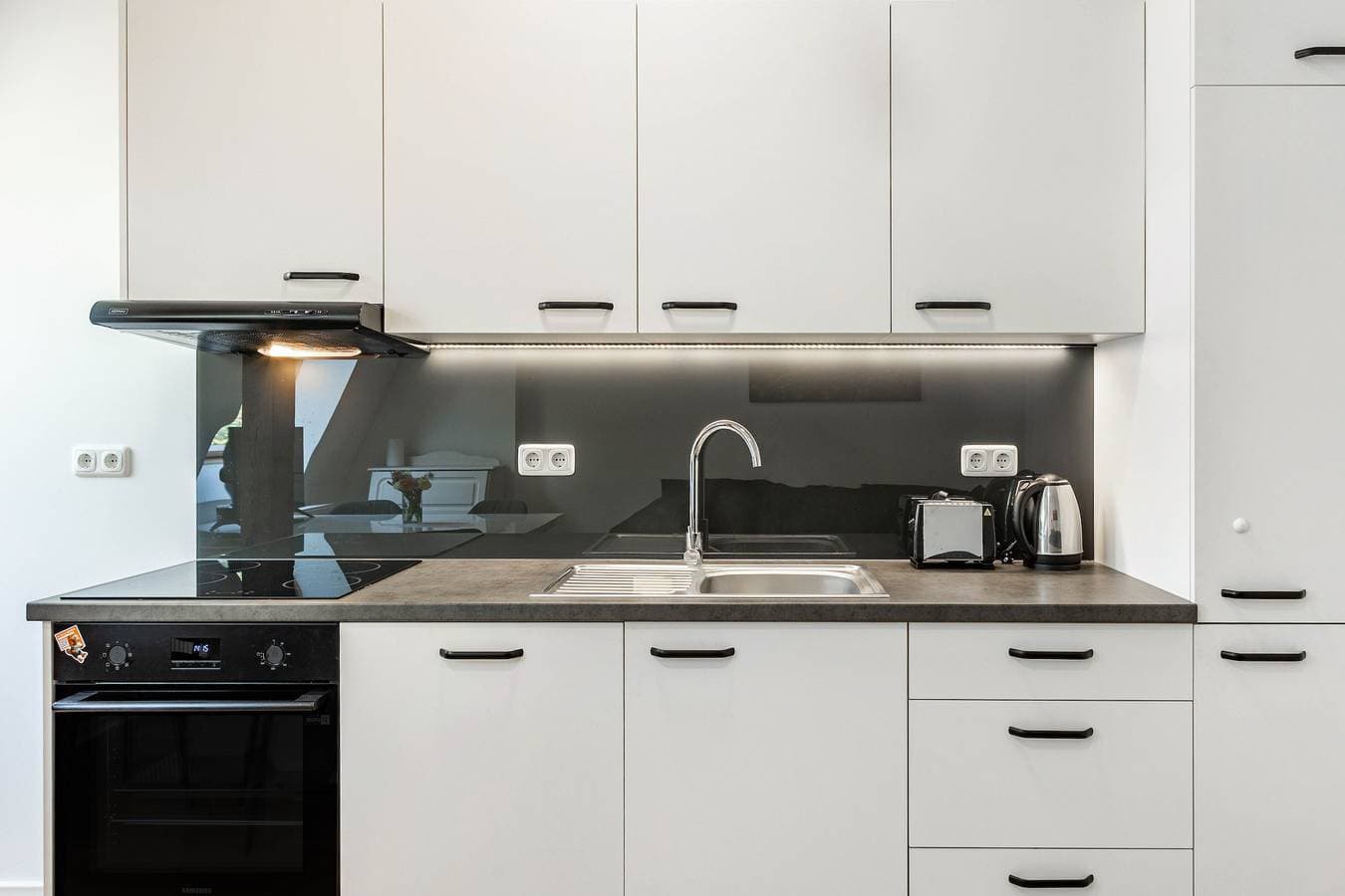 Foto 9 von 21: Apartment 'Modernes Loft An Der Elbe' mit Balkon, WLAN und Klimaanlage