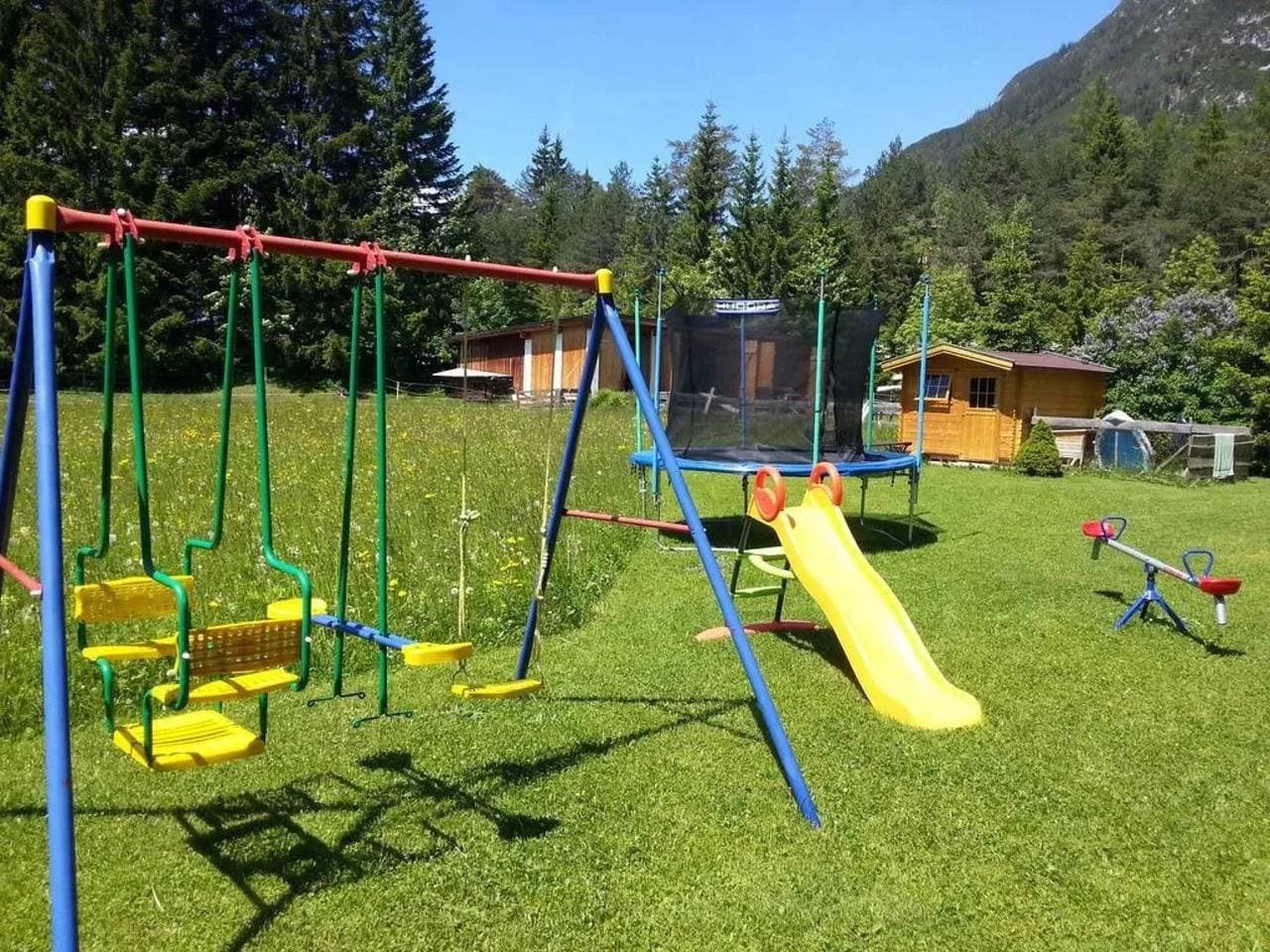 Foto 7 von 26: Einzimmerapartment '3' mit Bergblick, Gemeinschaftsterrasse und Wi-Fi