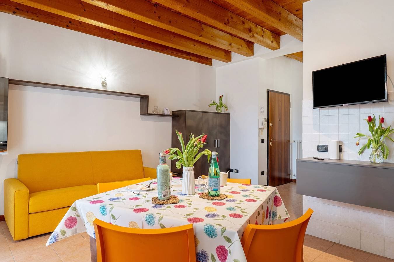 Foto 5 von 31: Ferienwohnung 'Kikosa House' mit privater Terrasse, WLAN und Klimaanlage