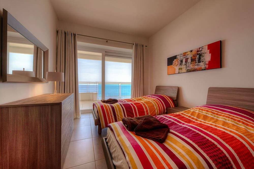 Foto 4 von 29: Seafront Luxury Apartment incl Pool